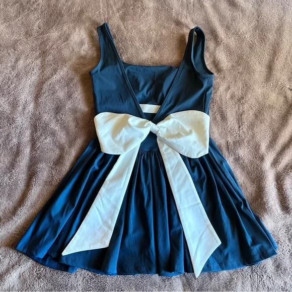 navy blue athletic dress with a large white removable bow size L - Picture 7 of 13